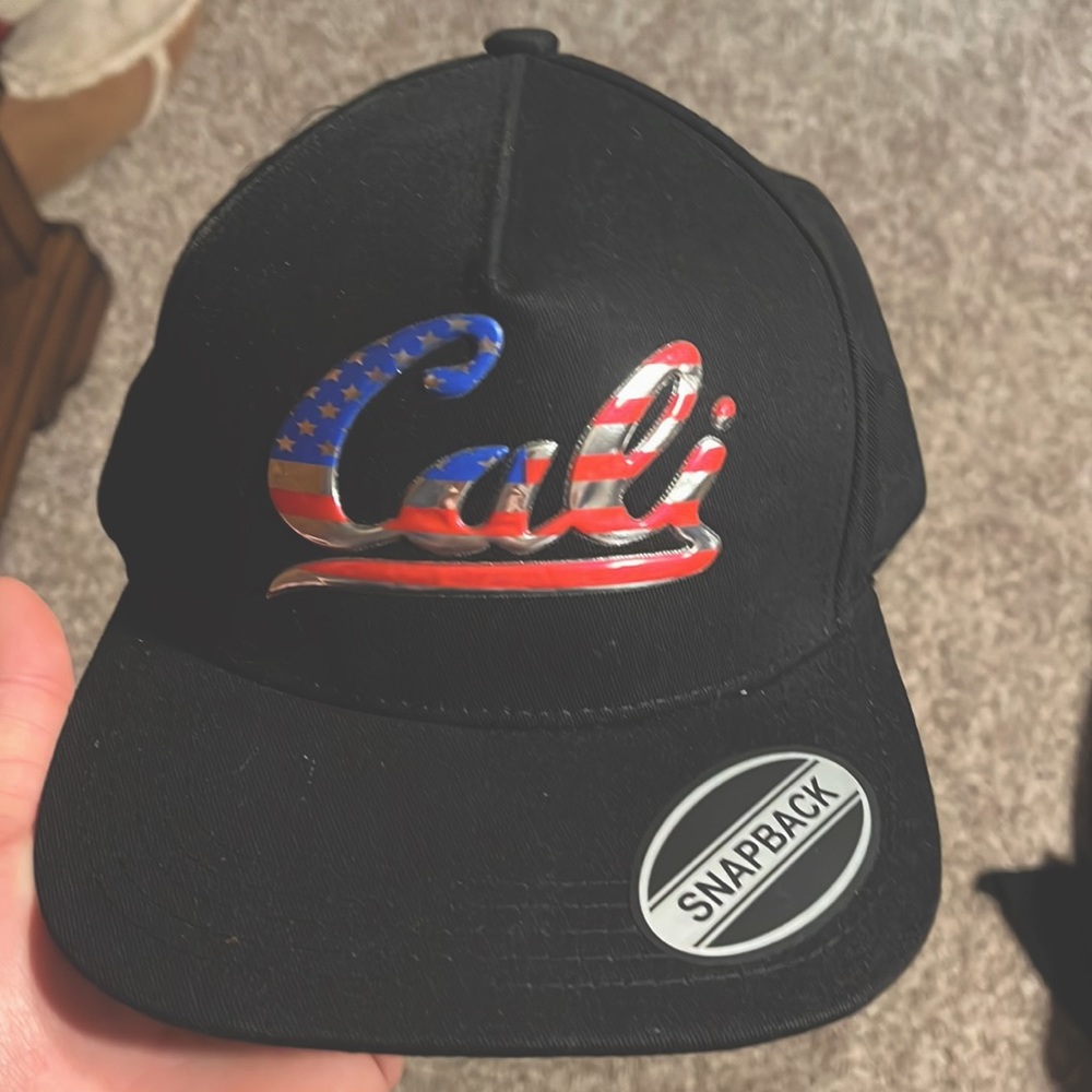 Cali hat